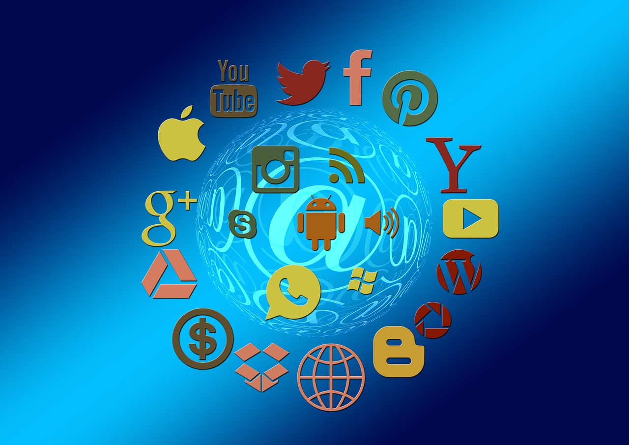 instagram logo, tiktok, social media