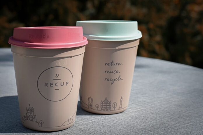 recup, coffee to go, plastic cups